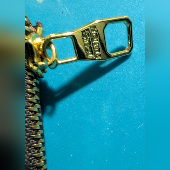 Louis Vuitton Monogram Key Pouch - Picture 3 of 8
